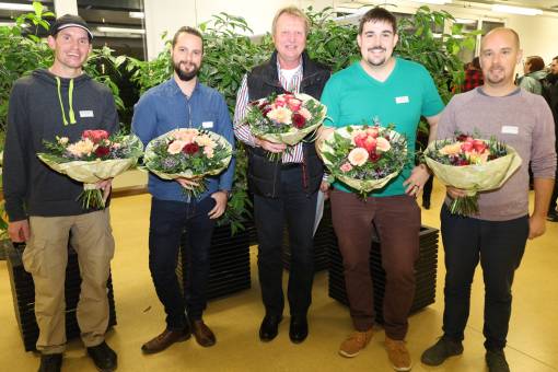 Die Grüne Branche freut sich über fünf neue Fachpersonen Biodiversität: Nino Trunz, Patrick Ortelli, Luzius Winkler, Dominik Lamprecht und Patrick Oeschger (v.l.).