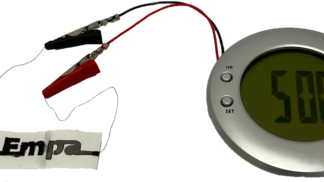 Wassertropfen schalten Papierbatterie ein