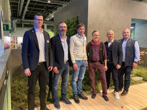 Der neu zusammengesetzte Vorstand der SFG (v.l.n.r.): Stefan Haus, Heinz Sigrist,
Stefan Hinter, Geschäftsführer Erich Steiner, Präsident Renato Burgermeister und
Christoph Harlacher anlässlich der «Giardina» in Zürich.